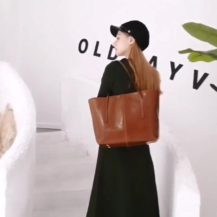Andrea - Tote Bag