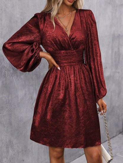 Bella - Elegant Pleated Midi Dress