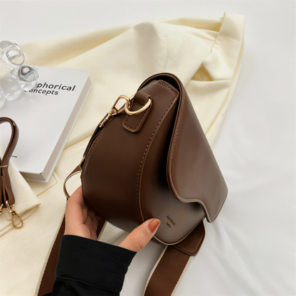 Emma - Sac bandoulière incurvé en cuir végétalien
