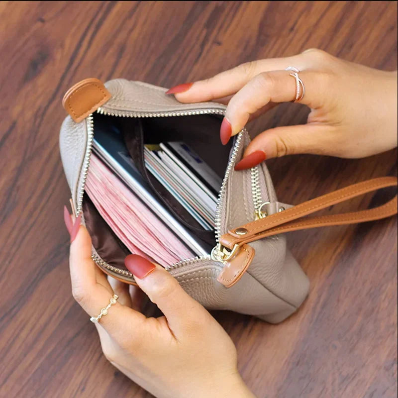 Anne - Pochette à bracelet en cuir végétalien