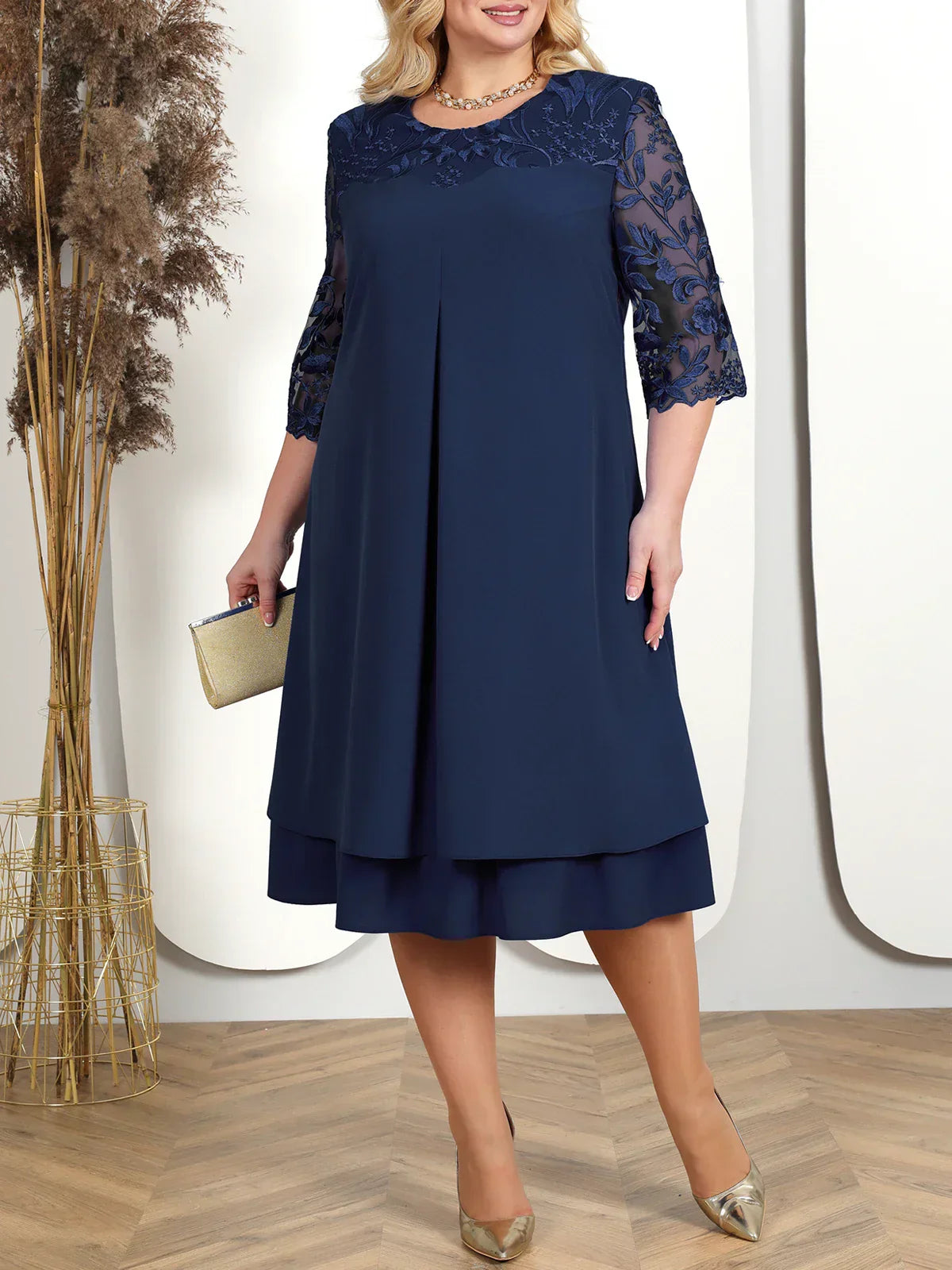 Robe de banquet brodée Theresa – Grandes tailles